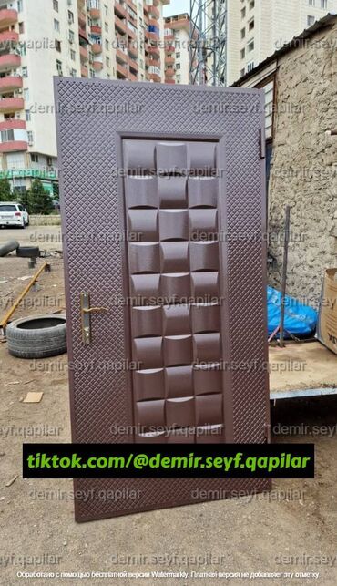 Giriş qapıları: Seyf qapılar Münasib qapılar Dəmir qapı Ev qapıları Çol qapısı -da lalafo.az — 21 Giriş qapıları: Seyf qapılar Münasib qapılar Dəmir qapı Ev qapıları Çol qapısı — 21
