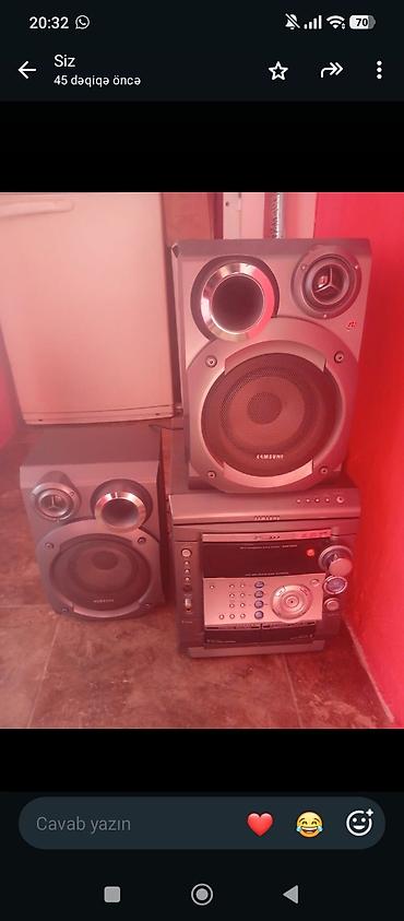 sony c2305: Ikisi 50 AZN 
kalonka 50AZN — 2