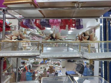 buta xonça: 10ed gül daxil 350m teze kimi seliqelidi. bir tek paltar xoncasinin