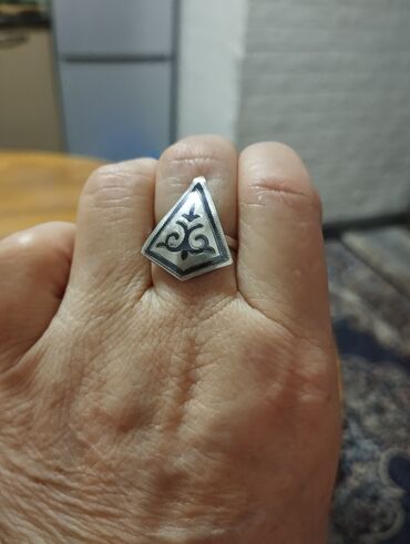 обручальное кольцо: Кольцо серебряное размер 18.5