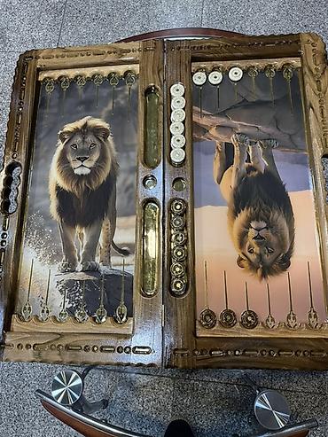 Nərdlər: Şahmat-nərd dəsti – “Aslan” dizaynı ………………………………………… - Material: Təbii — 5