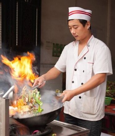 китайский повар: Требуется Повар : Жарщик, Китайская кухня, 3-5 лет опыта