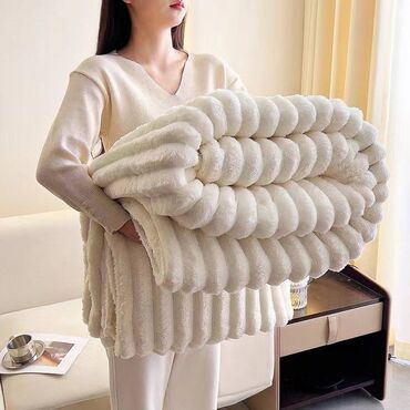 Ćebad i pokrivači: Cebe - prekrivac Toplo premekano, prelepo 160x200- 2600din 230x200- — 12