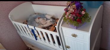 Сейфы: Для девочки и мальчика, Новый, Колыбель, С матрасом, С механизмом качания