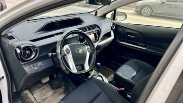 Toyota: Toyota Prius: 2016 г., 1.5 л, Вариатор, Гибрид, Хэтчбэк — 6