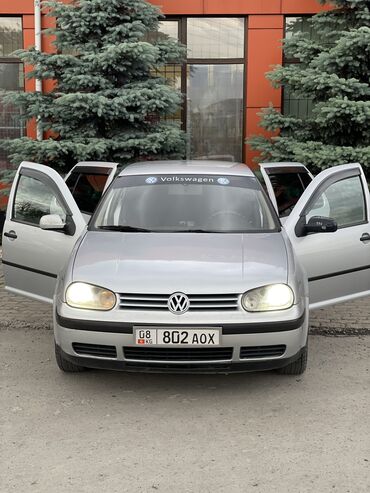 Volkswagen: Volkswagen Golf: 2002 г., 1.6 л, Автомат, Газ, Хэтчбэк