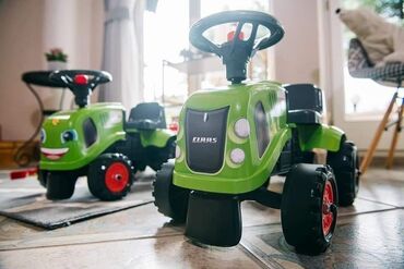 Ostale dečije stvari: NAJTRAŽENIJE TRAKTOR GURALICE 2 para nalepnica Traktor guralica — 1