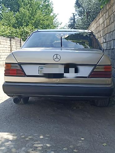 mercedes vito 8 1: Mercedes-Benz W124: 2.3 l | 1988 il Sedan — 1