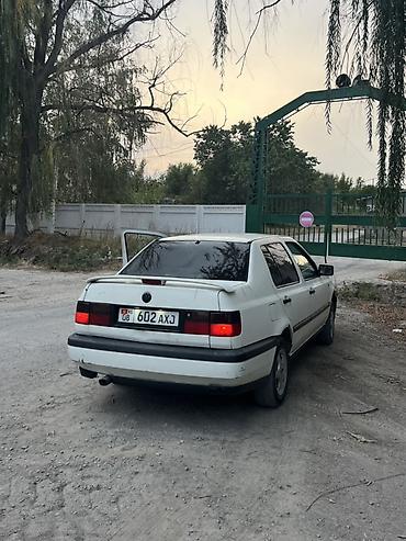 качан: Volkswagen Vento: 1993 г., 1.8 л, Кол менен иштөөчү, Бензин, Седан — 10