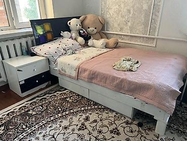 крафтар: Двуспальная кровать, Б/у, С ящиком для хранения, длина - 200 см — 2