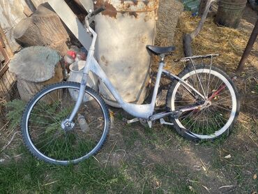 срочно продаю в связи с переездом: Подростковый велосипед, Диаметр колес 26 дюймов, Б/у