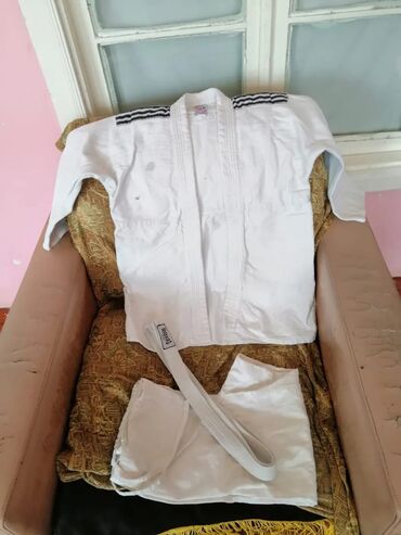 İdman formaları: Məhsul: Judo/ciyudo üçün komplekt formalar Təsvir: - Brend: Adidas — 13