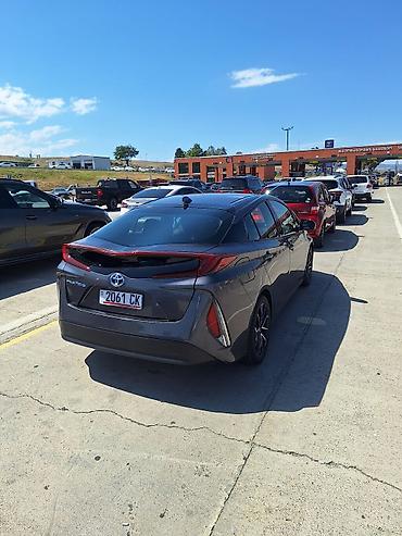 Toyota: Toyota Prius: 2020 г., 1.8 л, Вариатор, Гибрид, Хэтчбэк — 2