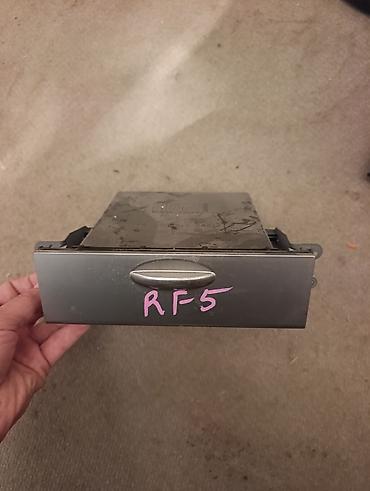 коробка на хонду: Honda stepwgn rf5 маленькие бардачок — 1