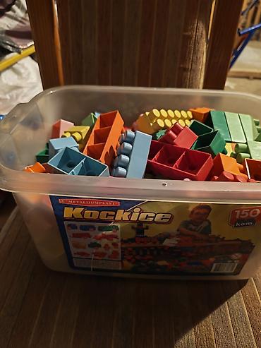 Igračke: Veci set kocki
Ocuvano — 2