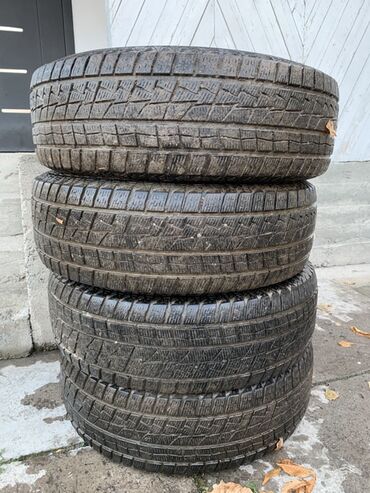 зимние шины на ниву 21214: Комплект из 4 автомобильных шин. Основные характеристики: - Размер