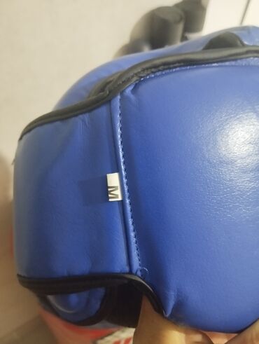 Спортивные сумки: Кожаный шлем, почти новый, для тэквандо, кимоно на 6-10 лет, турник — 4