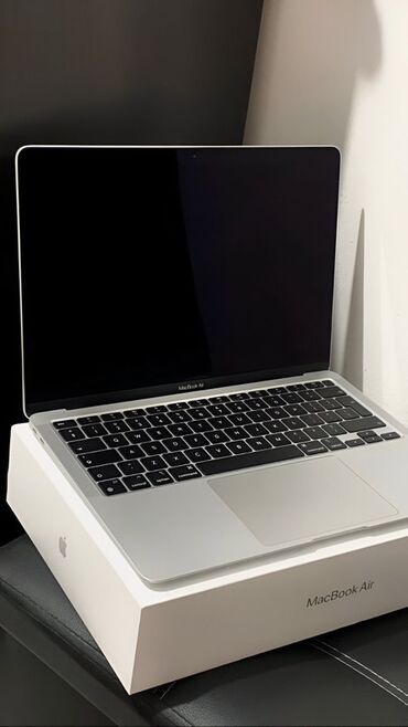 макбук 2011 года: Apple MacBook Air 13" - Серия: MacBook Air (надпись на рамке дисплея