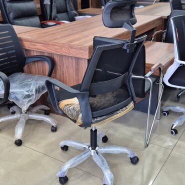 Ofis və oyun kresloları: Yeni, Təkərli, Qolları tənzimlənir, Dəri -da lalafo.az — 8 Ofis və oyun kresloları: Yeni, Təkərli, Qolları tənzimlənir, Dəri — 8