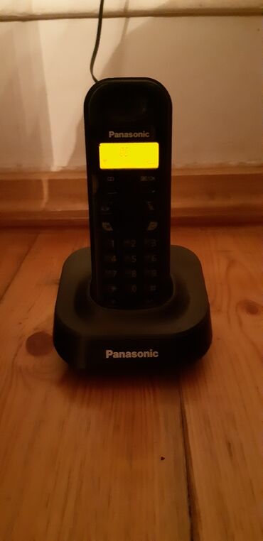 Stasionar telefonlar: Panasonic ev telefonu distansyonnu ela veziyyetdedir nomrede gosterir