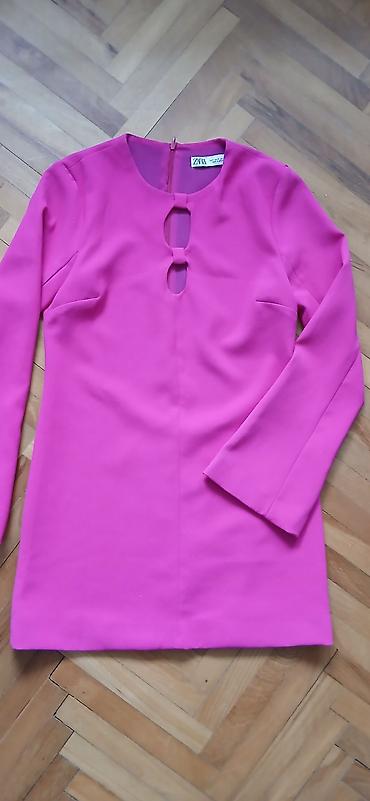 pull: Zara haljina u upečatljivoj ciklama/roze boji, elegantnog i svedenog — 1