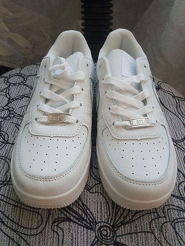 aro obuca: Nove Nike patike vel.35, unutrasnje gaziste 22,5cm.Cena 3000 dinara — 3