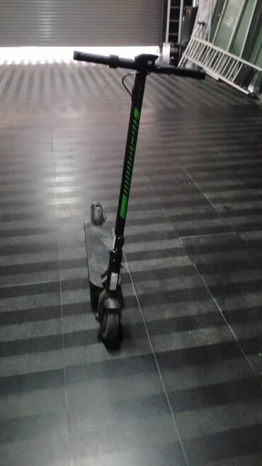 электро сомакат: Б/у Электросамокат 8", ≤ 250 Вт, 16 - 25 км/ч, Самовывоз