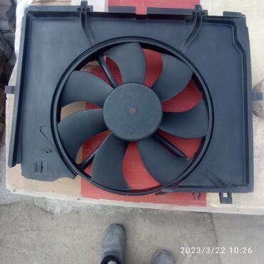 мерс венто: Продам вентилятор охлаждения на Мерседес-210.Нижняя часть корпуса