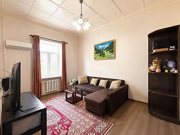 70: 2 комнаты, 55 м², Сталинка, 2 этаж, Старый ремонт — 2