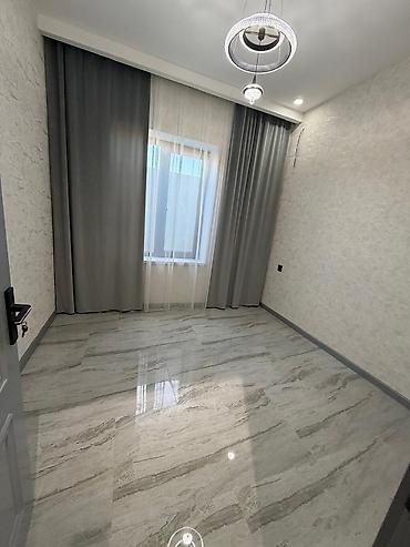 ev alqi satqsi: Torpaq sahəsi: 3 sot ​Otaq sayı: 1 zal, 3 yataq otağı (spalni) — 5