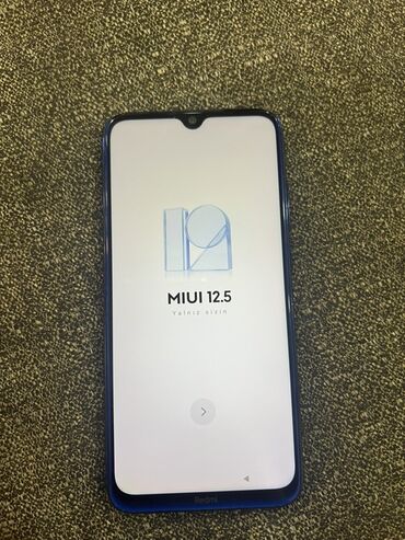 Redmi smartfonu, arxa paneldə dörd kamera quruluşu və barmaq izi