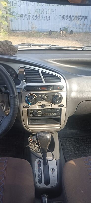 Другие Автомобили: Автомобиль седан, белый цвет. Основные детали по фото: - Кузов седан — 6