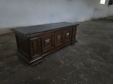 Stilske komode: Odlicno stanje. Duzina 135 cm Sirina 46 cm Visina 53 cm — 2