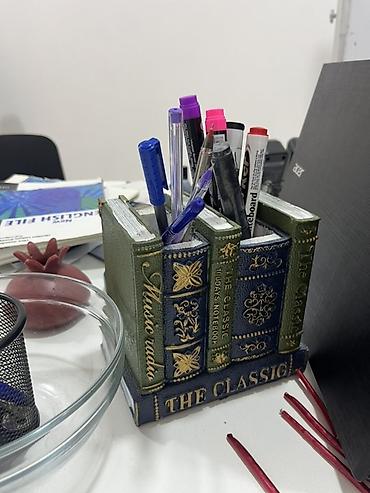 masaustu dest: Masa üçün təşkilatçı dəst - Kitab formasında qələmqabı: Üç bölməli — 1