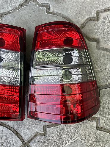 Другие детали системы освещения: Задние платы фонарей W Mercedes Benz 124 Кузов (левая и правая) для — 13