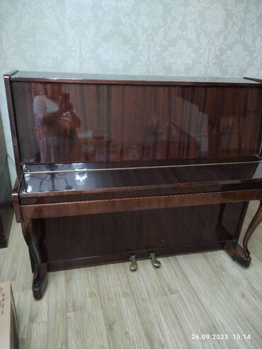 цифровое фортепиано: Продаю пианино "Ноктюрн" в отличном состоянии, производства "Красный