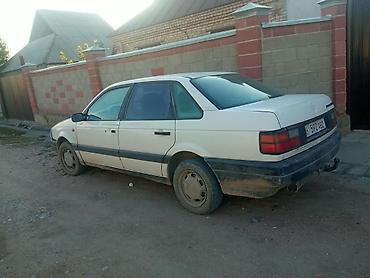 Volkswagen Passat: 1993 г., 1.8 л, Механика, Бензин, Седан