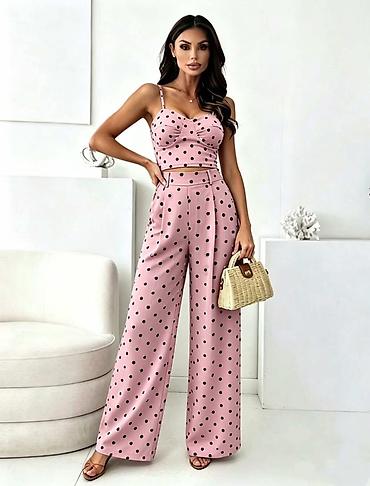 Kompleti: Dvodelni ženski komplet na tufne – top + pantalone širokih nogavicama — 4