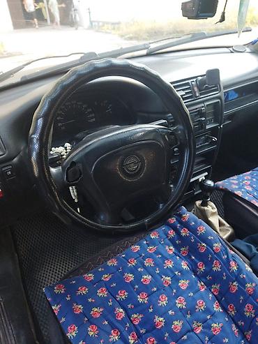 c class w204: Opel Vectra: 1995 г., 1.6 л, Механика, Бензин, Седан — 3