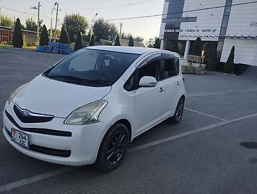 шевроны: Toyota Ractis: 2005 г., 1.5 л, Автомат, Бензин, Хэтчбэк — 3