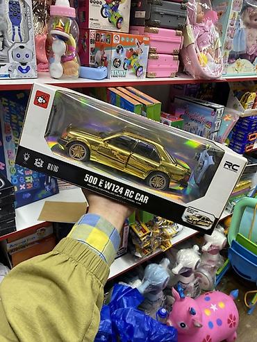 rolls roys: Радиоуправляемая машинка 500 E W124 RC Car в масштабе 1:16. Модель — 1