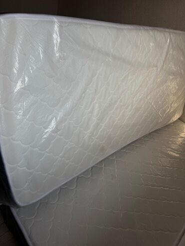 матрас для лежачих больных с туалетом: Тонкий ортопедический матрас/топпер белого цвета. Особенности: - Тип