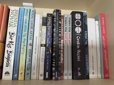 Bədii ədəbiyyat: Yeni kitablar satılır