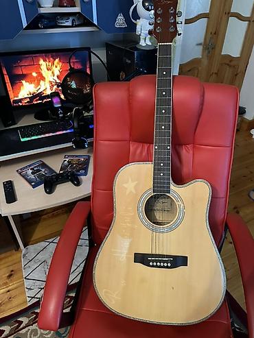 Akustik gitaralar: Akustik gitara, 6 sim, İşlənmiş, Ünvandan götürmə, Pulsuz çatdırılma, Ödənişli çatdırılma — 1