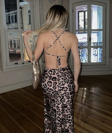 Ziyafət donları: 85 manata alınıb. Cəmi 1 dəfə ad günündə geyinilib. Əlaqə WhatsApp — 12