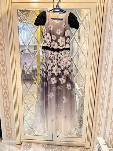 Gündəlik donlar: İki fərqli qadın paltarı dəsti 1) Qara krujeva üstlü, aşağı hissəsi — 8