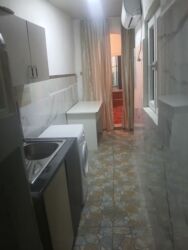 Uzunmüddətli kirayə mənzillər: Metro elmlere yaxın 2otaglı heyet evi kirayə verilir obsi heyedir — 7