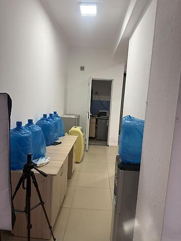 royal center: Аренда офисов, 150 м², В бизнес центре, С видом на горы, 1 линия, С оборудованием — 5