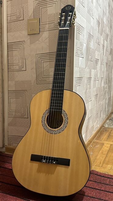 CD, DVD диски и кассеты: Klassik gitar