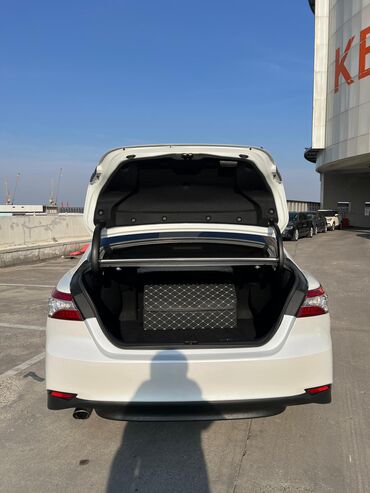 Toyota: Toyota Camry: 2020 г., 2.5 л, Гибрид — 16